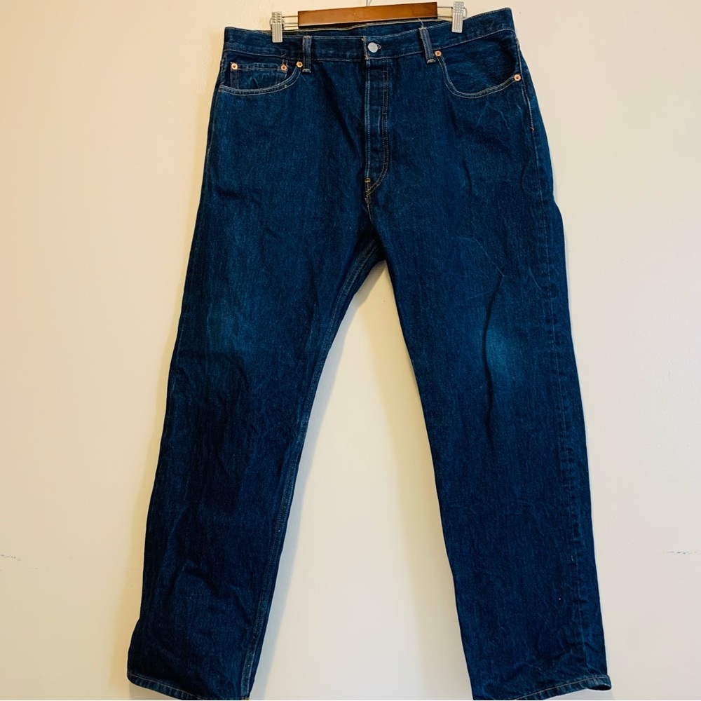 Levis mens 501 medium wash jeans size 40x34